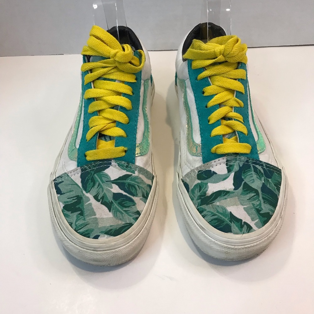 Vans - Picture 5 of 9